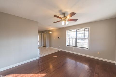 9110 Roman Ln, Jacksonville, AR 72076 photo 3