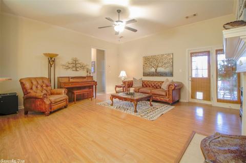 903 Queens Ct, Benton, AR 72019 photo 4