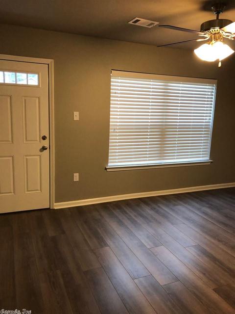 2020 Independence, Conway, AR 72034 photo 3