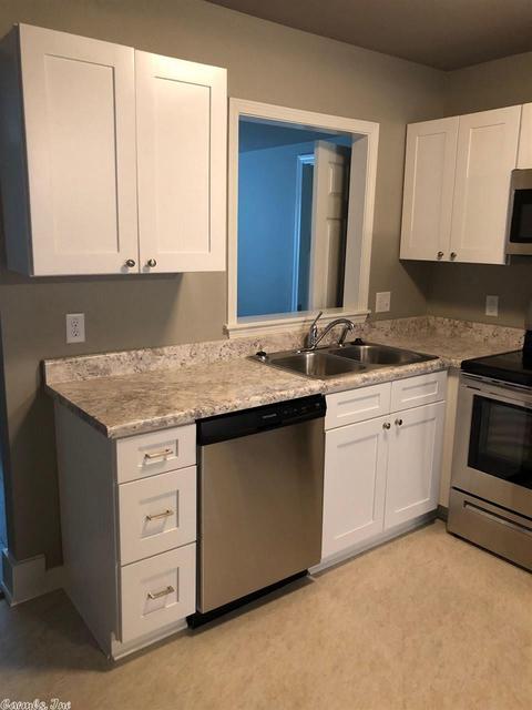 2020 Independence, Conway, AR 72034 photo 6