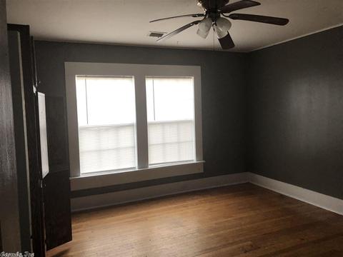 922 Vandervoort, De Queen, AR 71832 photo 5