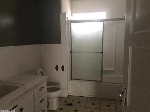 922 Vandervoort, De Queen, AR 71832 photo 6