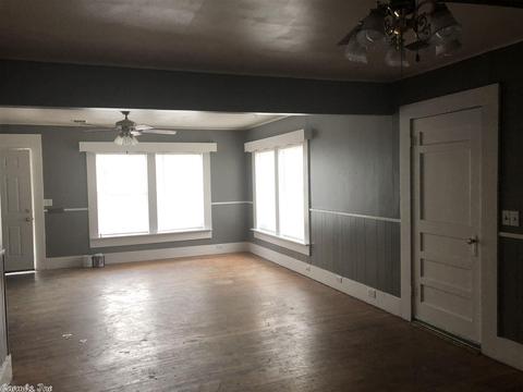 922 Vandervoort, De Queen, AR 71832 photo 2