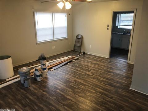 720 Third, Conway, AR 72032 photo 3