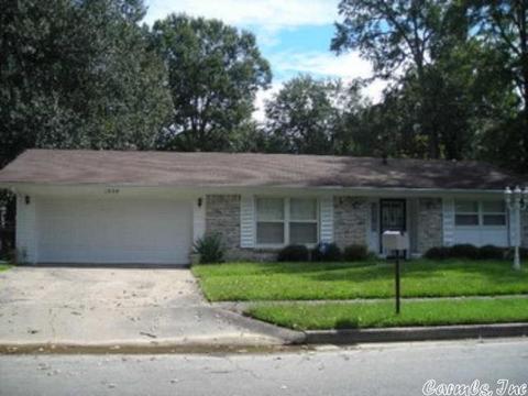 3009 SW Taylor Dr, Pine Bluff, AR 71603 photo 1