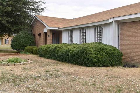 3001 Kendyl St, Pine Bluff, AR 71603 photo 1