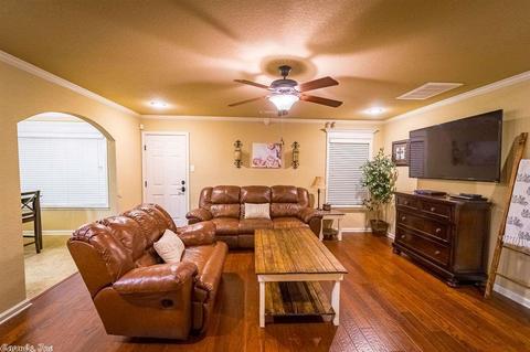 1220 Edge Valley Dr, Conway, AR 72032 photo 2