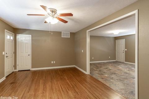 610 E German Ln, Conway, AR 72032 photo 5