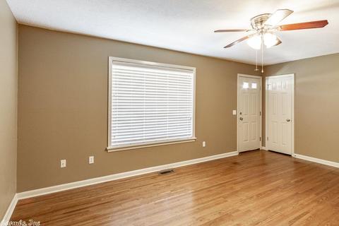610 E German Ln, Conway, AR 72032 photo 4