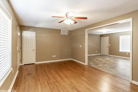610 E German Ln, Conway, AR 72032 photo 3