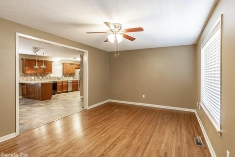 610 E German Ln, Conway, AR 72032 photo 2