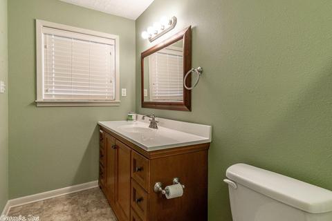 610 E German Ln, Conway, AR 72032 photo 17
