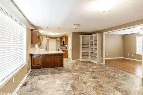 610 E German Ln, Conway, AR 72032 photo 8