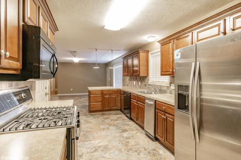 610 E German Ln, Conway, AR 72032 photo 10