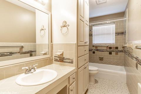610 E German Ln, Conway, AR 72032 photo 25