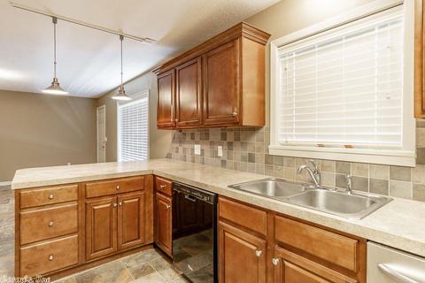 610 E German Ln, Conway, AR 72032 photo 11