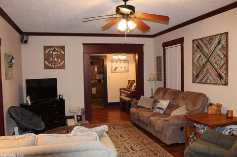 319 Ash St, Conway, AR 72034 photo 2