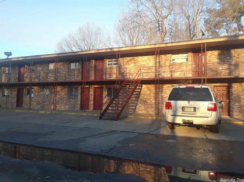 2601 S Laurel St, Pine Bluff, AR 71603 photo 2