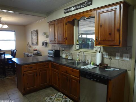 2305 E Lakeview, Benton, AR 72015 photo 8
