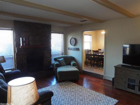 2305 E Lakeview, Benton, AR 72015 photo 3