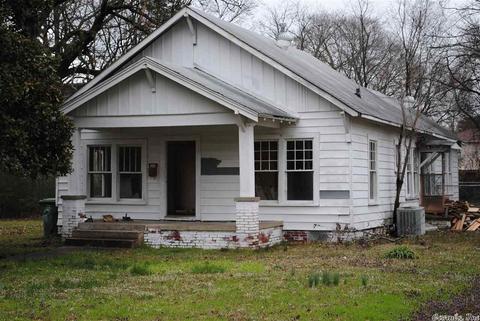 1418 Davis St, Conway, AR 72034 photo 1