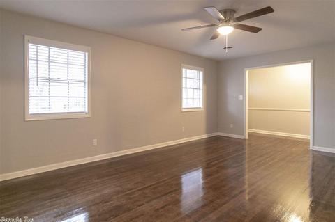 1310 Hillcrest, Conway, AR 72034 photo 5