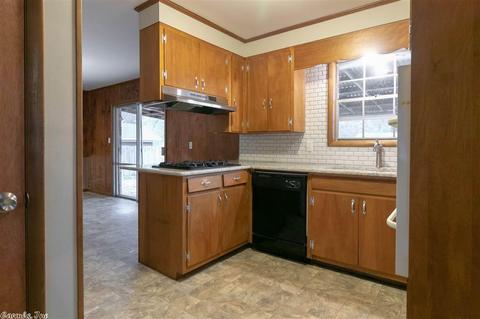 1310 Hillcrest, Conway, AR 72034 photo 9