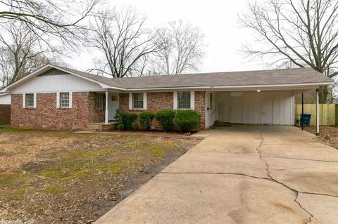 1310 Hillcrest, Conway, AR 72034 photo 1