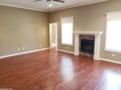 2628 Oakbrook, Benton, AR 72015 photo 4