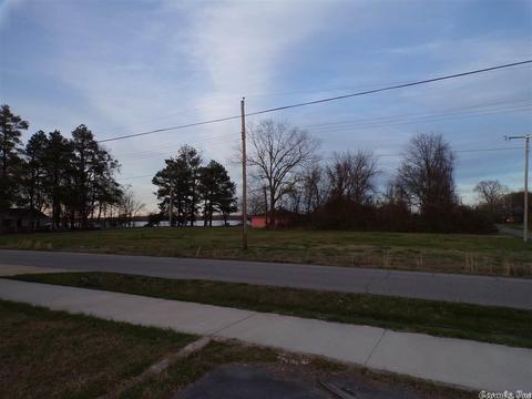 1111 Vaugine St, Pine Bluff, AR 71601 photo 1