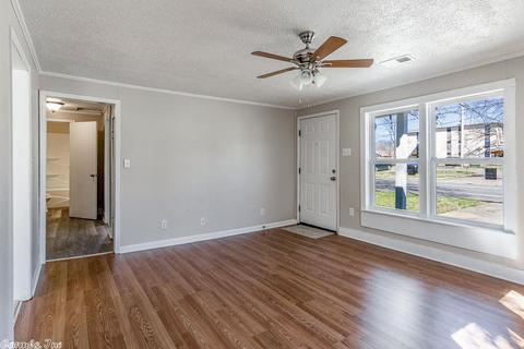1421 Davis, Conway, AR 72034 photo 9