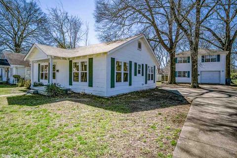 1421 Davis, Conway, AR 72034 photo 1