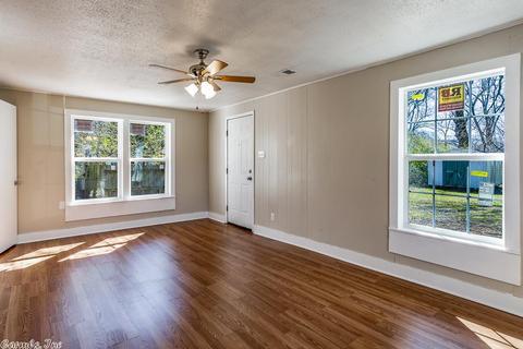 1421 Davis, Conway, AR 72034 photo 19