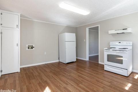 1421 Davis, Conway, AR 72034 photo 15