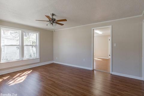1421 Davis, Conway, AR 72034 photo 12