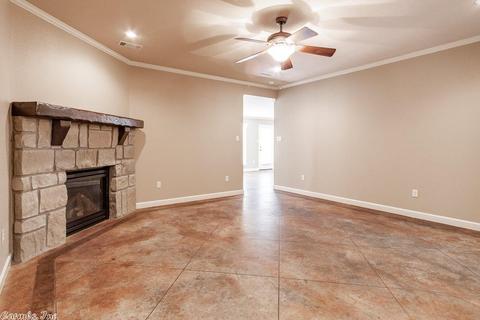 1125 Georgetown, Conway, AR 72034 photo 2