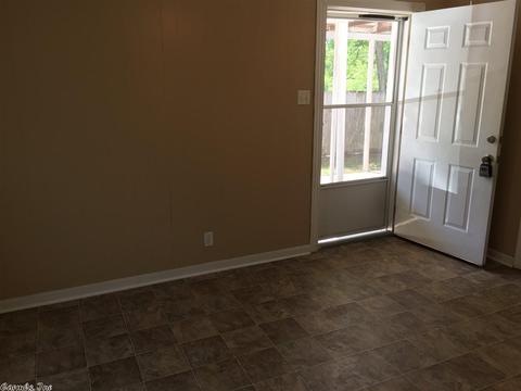2307 W 25, Pine Bluff, AR 71603 photo 2