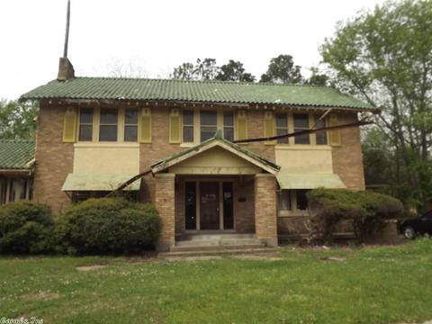 1616 S Laurel St, Pine Bluff, AR 71601 photo 1