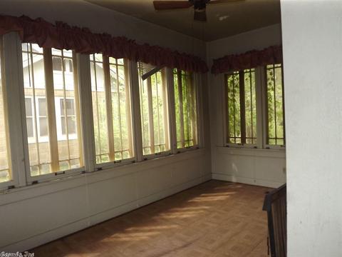 1616 S Laurel St, Pine Bluff, AR 71601 photo 5