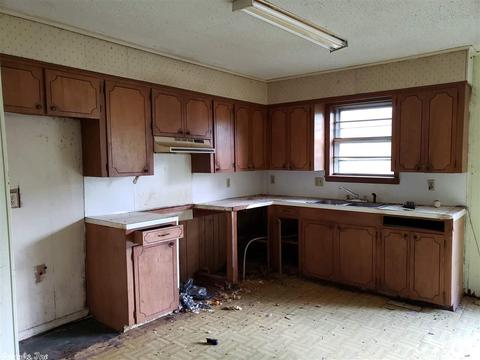 2312 E Lakeview, Benton, AR 72015 photo 3