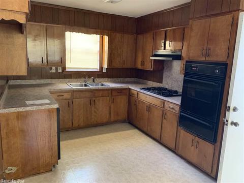 3407 E Lk, Pine Bluff, AR 71601 photo 3