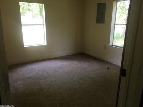 809 W Lake Ave, De Queen, AR 71832 photo 4