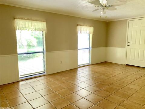 519 N 3rd St, Foreman, AR 71836 photo 8