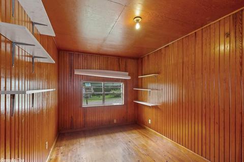 210 Dickson, Mena, AR 71953 photo 5