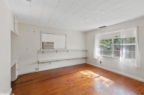 210 Dickson, Mena, AR 71953 photo 13