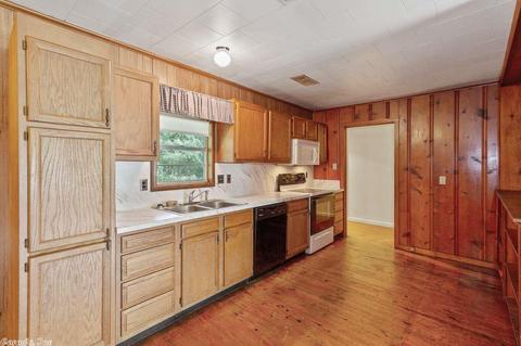 210 Dickson, Mena, AR 71953 photo 8
