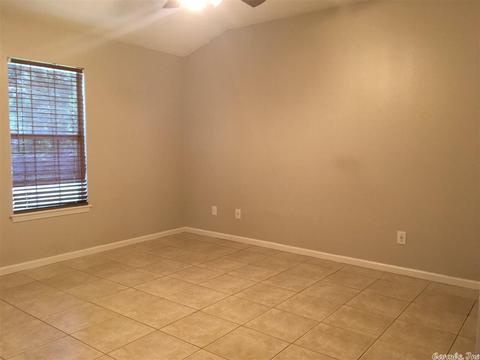 211 Meadow Creek Ct, Haskell, AR 72015 photo 9
