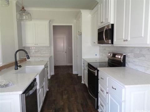 1016 Dawsons Pointe Ave, Bryant, AR 72022 photo 4