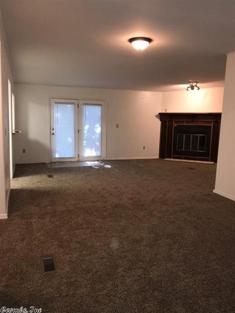 1114 Craig Dr, Redfield, AR 72132 photo 2