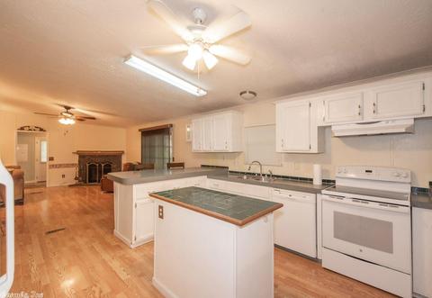 20 S Madrid, Conway, AR 72032 photo 9